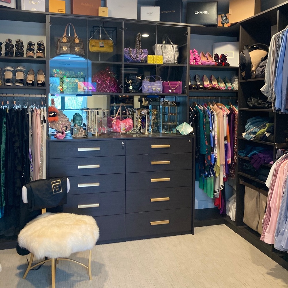 BOOKMARK MY CLOSET (BUY OR TRADE)